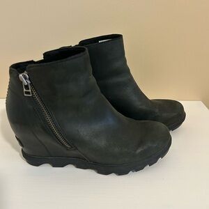 Stylish Sorel Black Ankle Boots